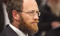 הרבה מהאור או מעט מהחושך