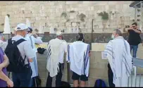 קריב הפר את ההבטחה והצטרף לנשות הכותל