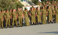 דתיה על מדים                        