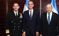 Bennett meets with Commander of American Fifth Fleet