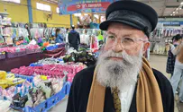 הרב גלויברמן מחלק 50,000 תחפושות לנזקקים
