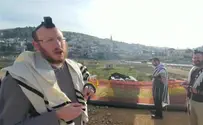 הפגנה ותפילה             