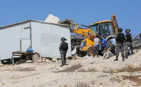 ЕС финансирует незаконную школу и требует компенсацию за ее снос