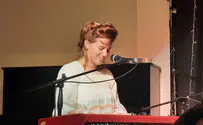 רק רוצה לשיר: מלכות, נסיכות, כתרים ופורים