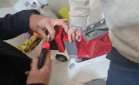 אצבע של ילד בן 5 נתקעה בכבאית צעצוע