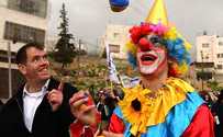 Flash 90 Watch: Israeli clowns bringing joy to Ukrainian children