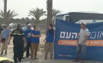 פעילי ימין חיכו לשקד: "תפילי את הממשלה"