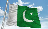 Pakistani leaders come to blows on live TV