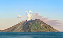 Israeli tourist rescued in Italy after falling into volcano