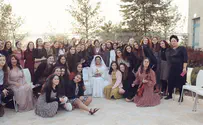 High school students marry off new immigrant couple