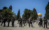 In less than an hour: 800 worshipers ascend Temple Mount