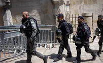 Arabs riot, fire explosives at police officers