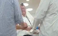 ניצול השואה סנדק בברית לנינו בזמן הצפירה