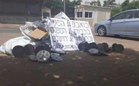 Bereaved families return offensive gifts to Defense Minister