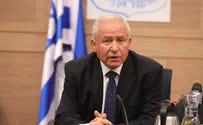 מלים חשוכות, הטיל רפש בשב"כ