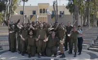 זו לא קומדיה אלא פרודיה, ולא אחת מוצלחת