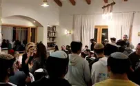 תלמידי ישיבת שדרות שרים בבית משפחת רז