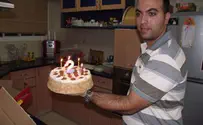 אלמנתו של הצוער ילדה בן