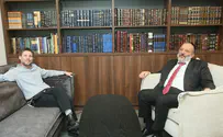 Leaders of opposition: Insist on alternative government