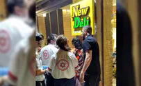 עובד "ניו דלי" ניסה לגרש חובשי מד"א