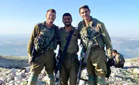 סיום קורס קצינים: שלושת החברים מישיבת עתניאל יקבלו דרגה יחד
