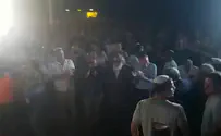 Watch: Jonathan Pollard joins in dancing at end of conference