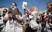 Rules against bringing Torah scrolls to be enforced at Kotel