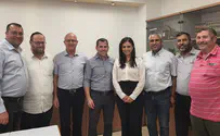 השרה שקד בנחל שורק: "דלתי פתוחה בפניכם"