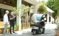 מגלים את הקלנועית וחוזרים לצאת מהבית