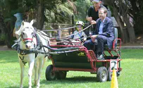 הרבה אנשים אסירי תודה לכם