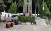 שירת נשים בטקס צבאי, חיילים בני"שים יצאו