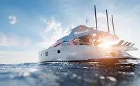 Dramatic video: Yacht sinks off Italian coast
