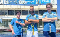 טניסאי ספיישל אולימפיקס בתחרות בינ"ל