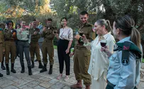 20 חיילים בודדים הרימו כוסית בבית הנשיא