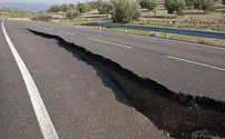 Sinkhole swallows car with passengers inside 