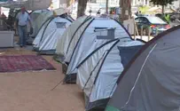 חגים באוהל: משפחה מתגוררת ברחוב וממתינה לדיור ציבורי