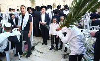 ערב שמחת תורה: רבבות בהושענא רבה בכותל המערבי