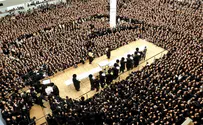 With a small Torah scroll: 'Second hakafot' in Gur