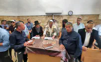Yehoram Gaon returns to the Yemenite village