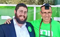 פעילי מרצ הגיעו לדוכני חב"ד והניחו תפילין