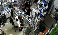 צילום: ללא קרדיט ביצים נזרקו על בעל חנות פלאפונים בבני ברק