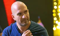 הופעה של אסי כהן הופסקה דקות לאחר שהחלה