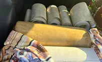 נלכדו גנבי ספרי תורה עתיקים בני מאות שנים