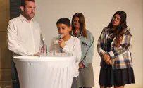 אדיר בן ה-11 הדליק נר ראשון בלי אבא