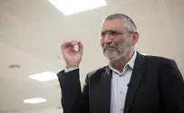 מיכאל בן ארי יוצא לקרב 