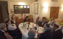 רבני מכון 'הלכה ברורה' חגגו אצל הרב פריד