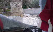 Автобус с учащимися подвергся «каменной атаке»