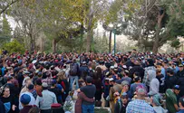 הלב שלי קרוע, הלב שלי בוכה