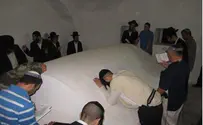אלף איש התפללו בקבר יהושע בן נון