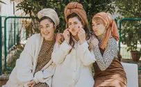 אנדרדוס ישיקו הרכב קומי נשי: שלושתרבעי